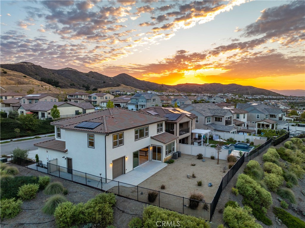 https://media.crmls.org/medias/5a879d81-b5a8-4a8a-9f86-ad3998e5aaa5.jpg?preset=X-Large