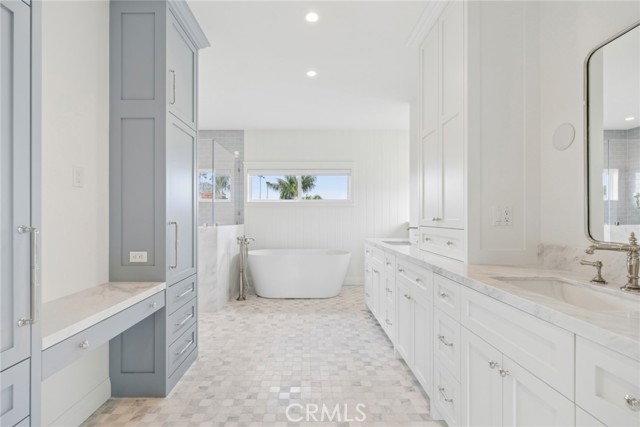 Detail Gallery Image 24 of 32 For 1915 Windward Ln, Newport Beach,  CA 92660 - 5 Beds | 3/1 Baths