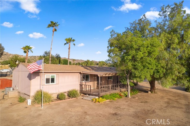 22910 Olivas Avenue, Nuevo CA: https://media.crmls.org/medias/5a88717b-b545-4dca-a558-5e9ef94d8c15.jpg