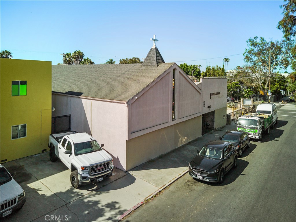 602 Broadway Street