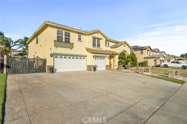 Detail Gallery Image 3 of 58 For 12706 Bridgewater Dr, Corona,  CA 92880 - 5 Beds | 3/1 Baths