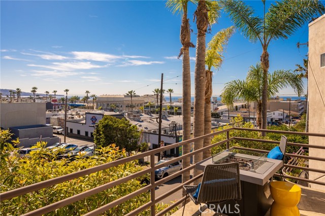 1401 Manhattan Ave, Hermosa Beach, California 90254, 4 Bedrooms Bedrooms, ,2 BathroomsBathrooms,Residential,Sold,Manhattan Ave,SB22023930