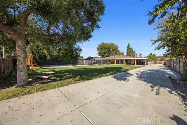 2105 Jason St, Bakersfield CA: https://media.crmls.org/medias/5a8a3b03-0132-4b03-a689-8e0efe66d59e.jpg