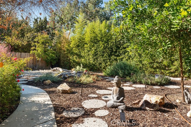 Detail Gallery Image 42 of 56 For 4835 Almidor Ave, Woodland Hills,  CA 91364 - 5 Beds | 3 Baths