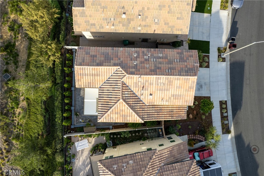 https://media.crmls.org/medias/5a8abf2a-225d-47f2-be7e-adad245b6cbf.jpg?preset=X-Large