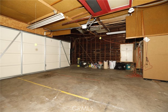 13006 Jefferson Avenue, Hawthorne CA: https://media.crmls.org/medias/5a8be4b2-5314-4659-9859-20a2905ce809.jpg