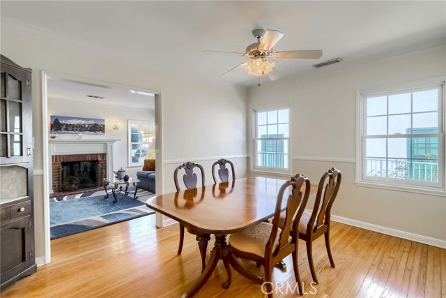 Formal dinning room