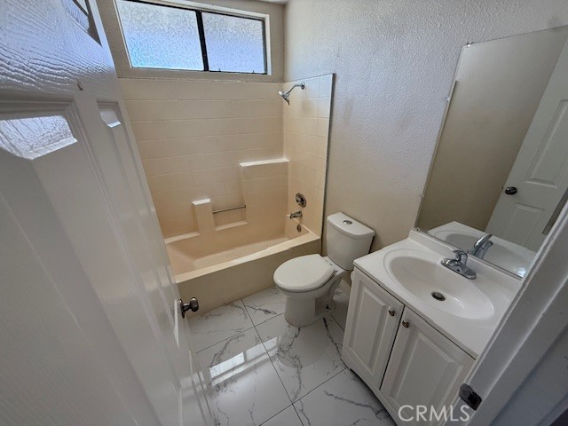 Detail Gallery Image 10 of 22 For 2988 Dartmouth Cir, Corona,  CA 92879 - 4 Beds | 2 Baths