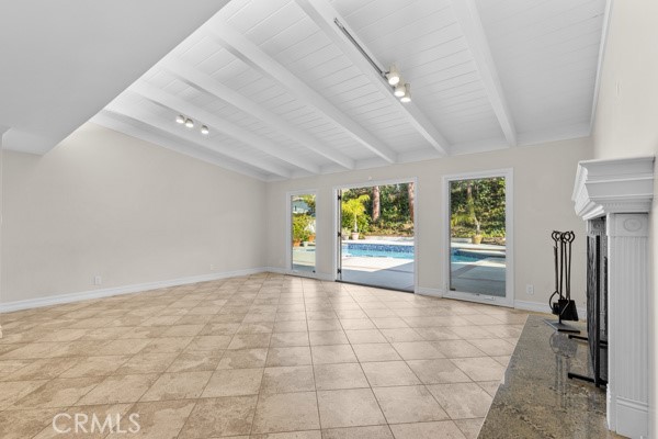 Detail Gallery Image 5 of 21 For 3150 Dona Maria Dr, Studio City,  CA 91604 - 3 Beds | 3 Baths