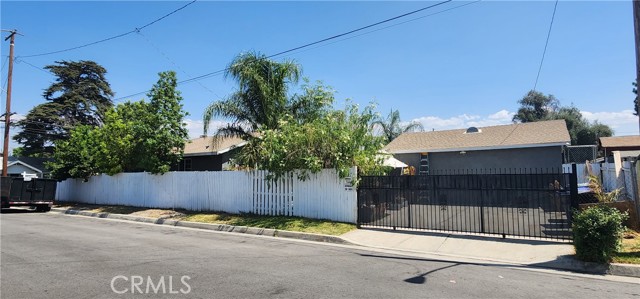 Detail Gallery Image 26 of 28 For 1349 Poplar St, San Bernardino,  CA 92410 - 4 Beds | 3 Baths