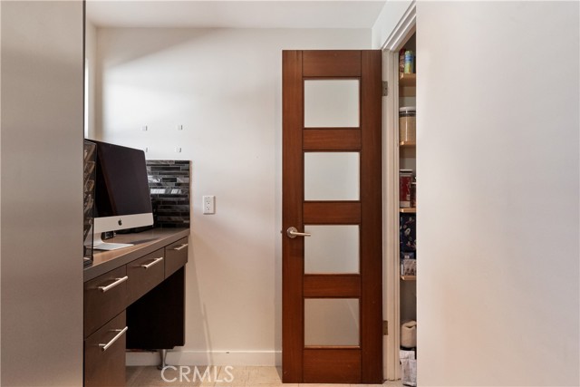 Detail Gallery Image 11 of 40 For 13231 Fiji Way #H,  Marina Del Rey,  CA 90292 - 3 Beds | 2/1 Baths