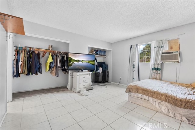 544 N Loretta Street, Rialto CA: https://media.crmls.org/medias/5a902157-301e-4de2-89a5-6797c6d93805.jpg