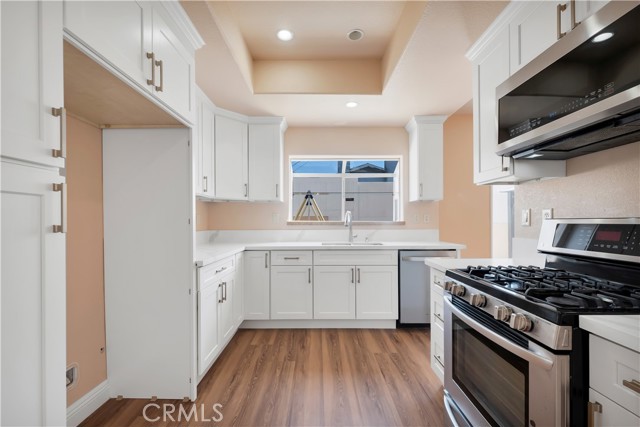 19017 Gault Street, Reseda CA: https://media.crmls.org/medias/5a916a06-8a23-4e32-a7e3-71bbed69795c.jpg