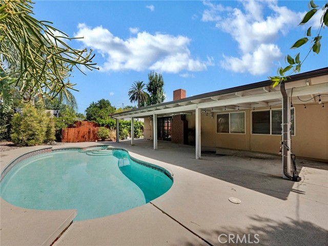 Detail Gallery Image 17 of 25 For 9527 Oso Ave, Chatsworth,  CA 91311 - 5 Beds | 3 Baths