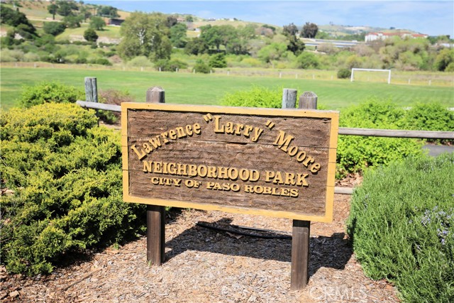 Detail Gallery Image 34 of 37 For 171 Bridgegate Ln, Paso Robles,  CA 93446 - 4 Beds | 3 Baths