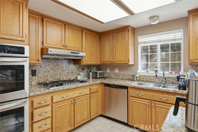 5036 Claro Way, Palmdale, CA 93551 photo 10