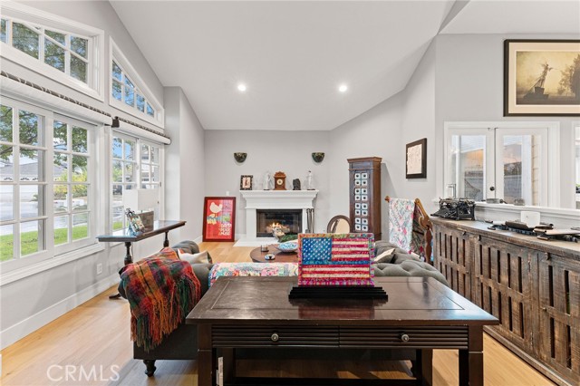 Front Image Thumbnail for CROC25237010