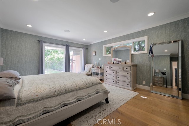 2528 N Orchard Drive, Burbank CA: https://media.crmls.org/medias/5a931079-5b2b-40f1-a2bd-c61840d0ee37.jpg