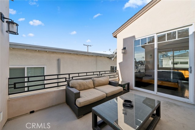 Detail Gallery Image 12 of 24 For 417 1/2 Poinsettia Ave, Corona Del Mar,  CA 92625 - 2 Beds | 2/1 Baths