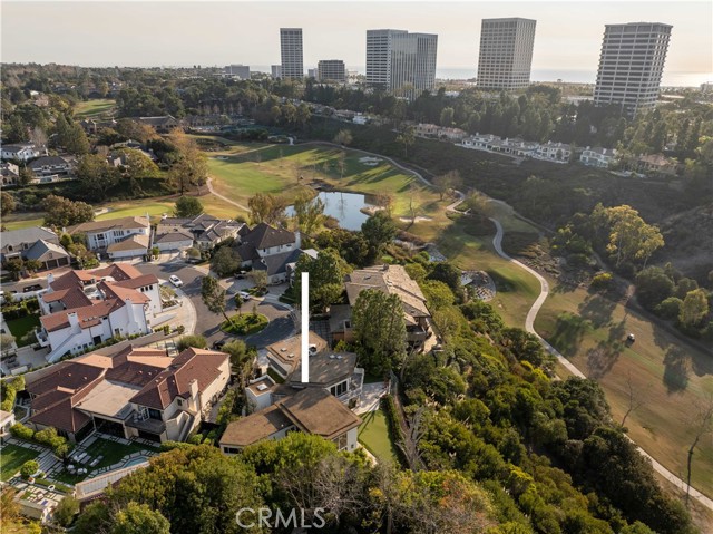 2 Inverness Lane, Newport Beach CA: https://media.crmls.org/medias/5a944706-0b69-40bd-a779-69b8870534e2.jpg