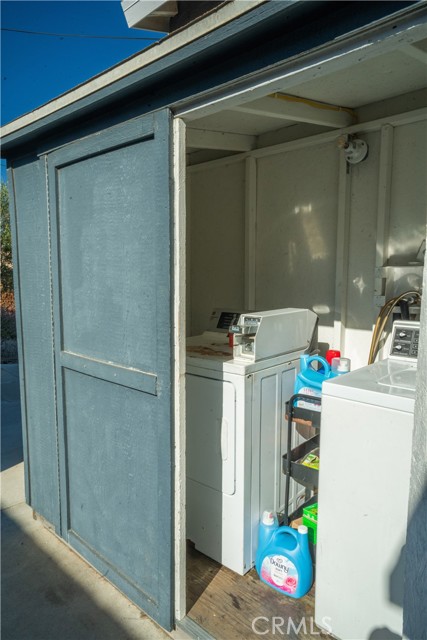 11835 Gale Ave, Hawthorne CA: https://media.crmls.org/medias/5a9452c3-b5bf-4a72-b4e6-534cecac52bb.jpg