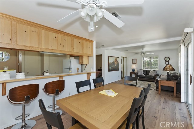 747 Boulder Bay, Big Bear Lake CA: https://media.crmls.org/medias/5a948c24-4b72-4ba7-b513-d0316ee0e6ca.jpg