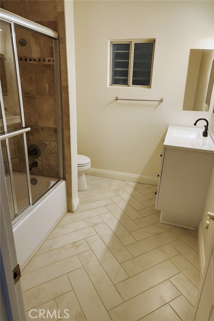 Detail Gallery Image 10 of 10 For 5716 Comanche Ave, Woodland Hills,  CA 91367 - 3 Beds | 2 Baths