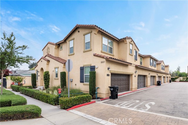 Detail Gallery Image 2 of 23 For 5657 Mcculloch Ave #102,  Temple City,  CA 91780 - 3 Beds | 3 Baths