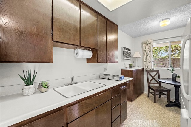11551 Gladstone Circle, Fountain Valley CA: https://media.crmls.org/medias/5a95b1b7-0fcc-40e7-8de8-f1a7a9675ad8.jpg