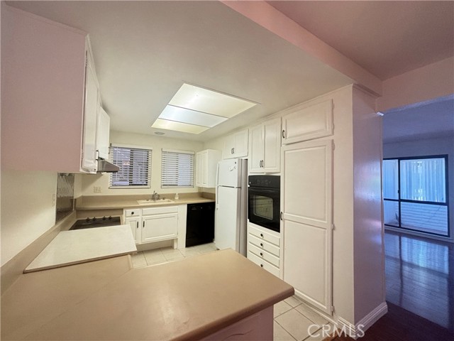 2070 Via Mariposa E, Laguna Woods CA: https://media.crmls.org/medias/5a95c369-ab43-4013-8b33-d556db529319.jpg