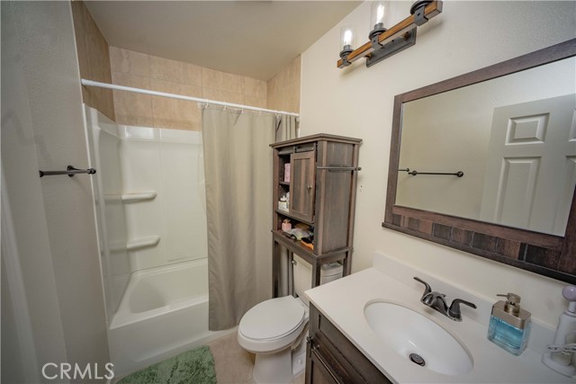 Detail Gallery Image 21 of 35 For 16710 Orange #L59,  Paramount,  CA 90723 - 3 Beds | 2/1 Baths