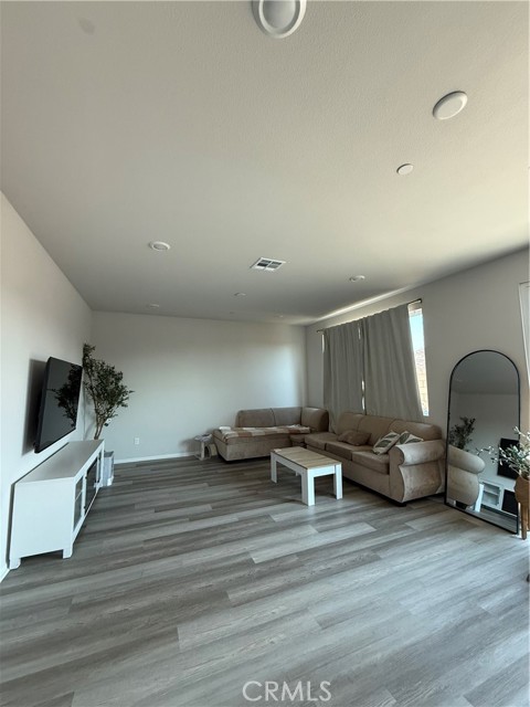 Detail Gallery Image 4 of 21 For 31739 Woodbank Way, Winchester,  CA 92596 - 3 Beds | 2/1 Baths