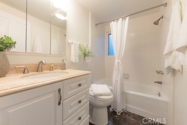 25 Harbor Sight Drive, Rolling Hills Estates, California 90274, 4 Bedrooms Bedrooms, ,1 BathroomBathrooms,Residential,Sold,Harbor Sight,SB21176367