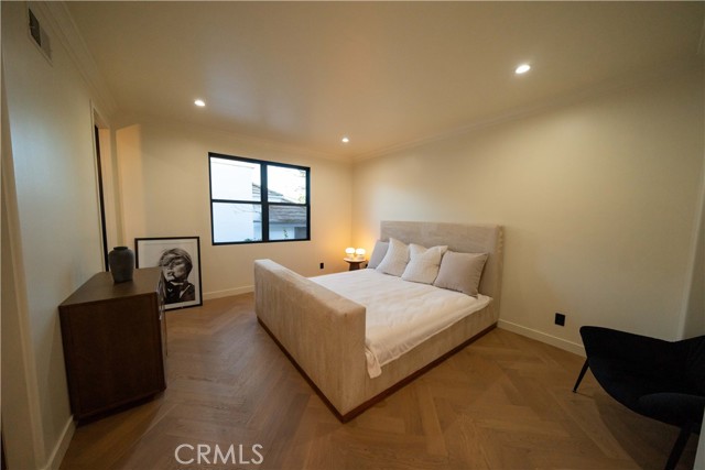 Detail Gallery Image 72 of 74 For 17437 Oak Creek Ct, Encino,  CA 91316 - 5 Beds | 5/1 Baths