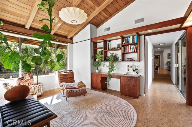 Detail Gallery Image 5 of 52 For 4123 North Virginia Road, Long Beach,  CA 90807 - 3 Beds | 2 Baths