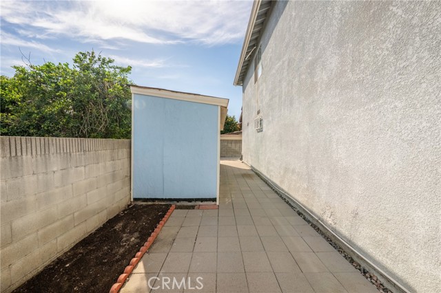 Image 22 of 41 For 3819 Foster Avenue