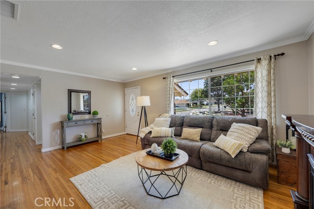 Detail Gallery Image 8 of 53 For 641 Wall St, La Habra,  CA 90631 - 3 Beds | 2 Baths
