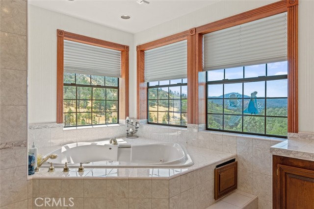 Detail Gallery Image 33 of 53 For 2511 State Highway 53, Clearlake,  CA 95422 - 4 Beds | 6 Baths