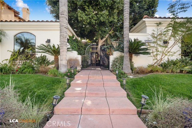 Detail Gallery Image 2 of 54 For 15001 Colonia De Las Rosas, Bakersfield,  CA 93306 - 4 Beds | 3/1 Baths