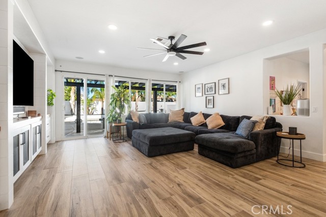 5970 Fairlane Avenue, Eastvale CA: https://media.crmls.org/medias/5a99d336-8ee3-4086-9aa8-83917839c3e9.jpg