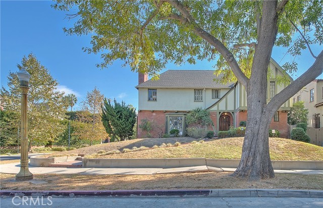 Detail Gallery Image 4 of 75 For 900 S Longwood Ave, Los Angeles,  CA 90019 - 4 Beds | 3/1 Baths