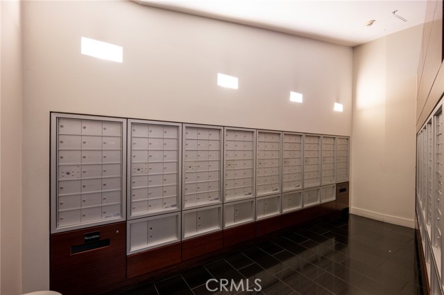 1155 South Grand Avenue, Los Angeles CA: https://media.crmls.org/medias/5a9aa027-e495-4a1f-a9e1-65bb2e057e22.jpg