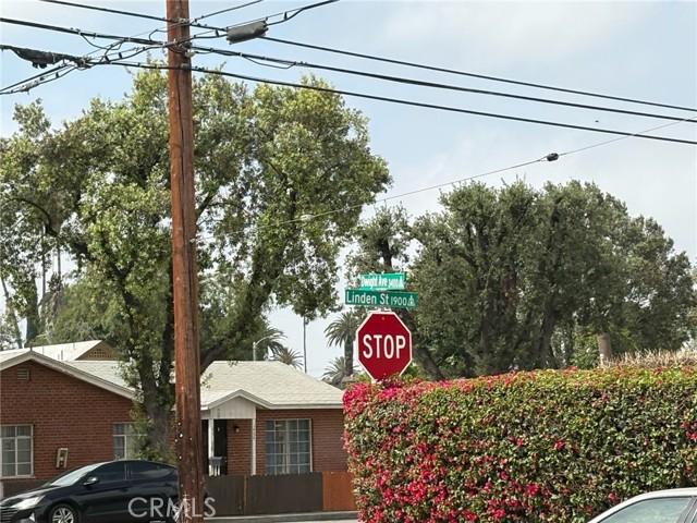 1935 W Linden Street, Riverside CA: https://media.crmls.org/medias/5a9ac3a9-1cac-4f08-858f-9f03262cd692.jpg