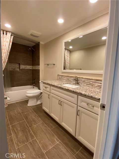 Detail Gallery Image 8 of 15 For 6031 Kenwick Cir, Huntington Beach,  CA 92648 - 4 Beds | 3 Baths