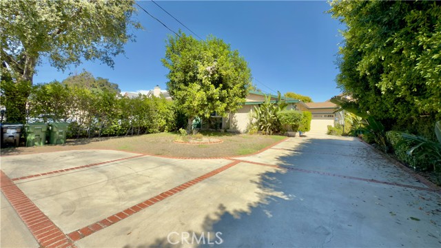 Detail Gallery Image 1 of 34 For 9428 Noble Ave, North Hills,  CA 91343 - 4 Beds | 3 Baths