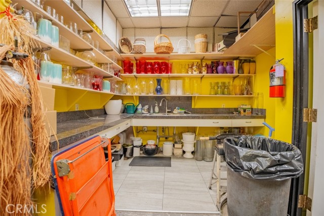 515 S Olive Street, Los Angeles CA: https://media.crmls.org/medias/5a9c8e2c-5265-4184-8296-d8a48928d8f3.jpg