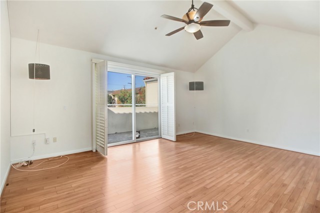 Detail Gallery Image 3 of 15 For 300 E Providencia Ave #202,  Burbank,  CA 91502 - 2 Beds | 2 Baths