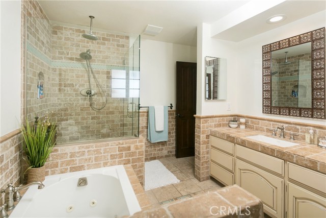 600 35th Street, Manhattan Beach, California 90266, 3 Bedrooms Bedrooms, ,2 BathroomsBathrooms,Residential,Sold,35th,SB17026414