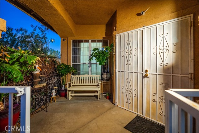 Detail Gallery Image 4 of 48 For 1806 E Mesa Dr, Lancaster,  CA 93535 - 4 Beds | 3 Baths