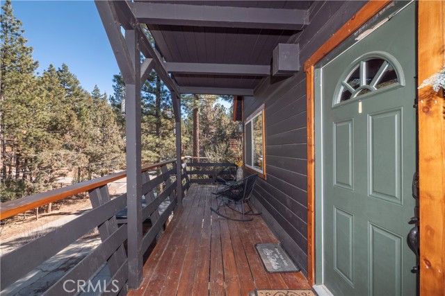 Detail Gallery Image 6 of 46 For 108 E Rainbow Bld, Big Bear City,  CA 92314 - 4 Beds | 1/1 Baths